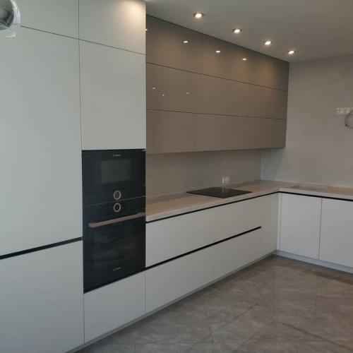 А это наша уютная квартира после капитального ремонта. 09