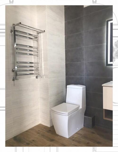 Вот такой санузел после ремонта получился. 03