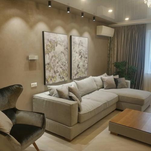 А это наша уютная квартира после капитального ремонта. 01