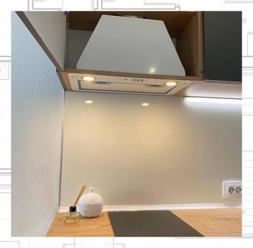 Дизайн маленькой кухни нужно очень тщательно продумывать. 03