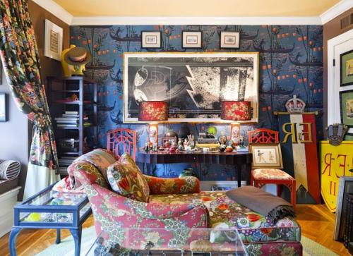 Несложно догадаться, что максимализм - полная противоположность минимализму. 02