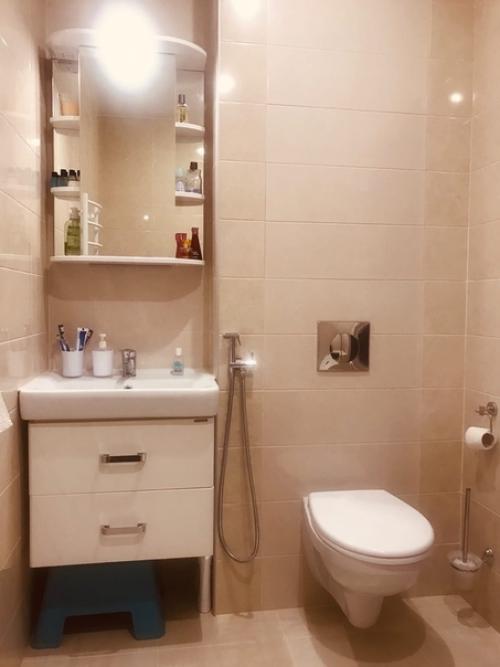 Добрый день!  Делали ремонт в новостройке вдвоём с мужем, мы не имеем опыта вообще, просто читали и изучали сами. 01