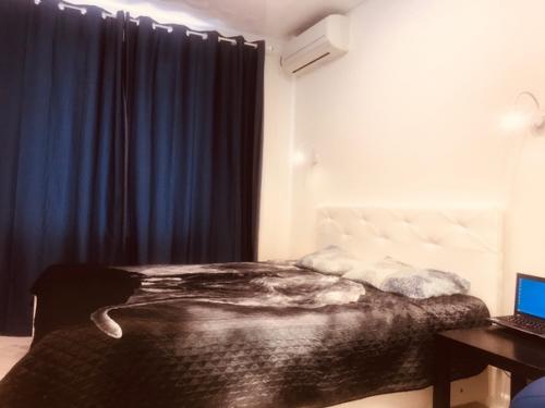 Добрый день!  Делали ремонт в новостройке вдвоём с мужем, мы не имеем опыта вообще, просто читали и изучали сами. 09