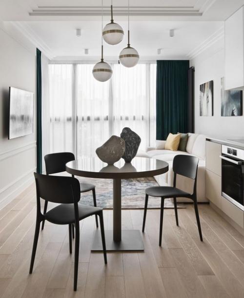 Эта квартира расположена в маленьком курортном городе Светлогорске на берегу балтийского моря. 04