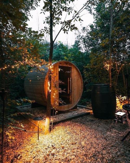 В последнее время не могу оторваться от таких небольших загородных домиков. 08