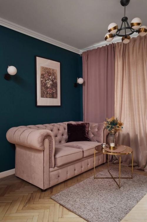 Небольшая, но изящная квартира для девушки, площадью 32 кв. 03