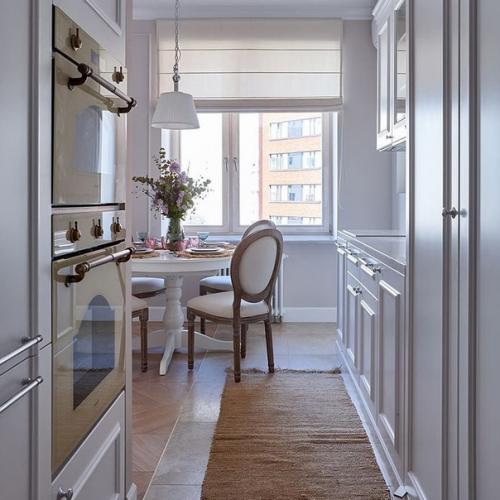 Хорошо обыграли планировку, очень приятная квартирка. 01