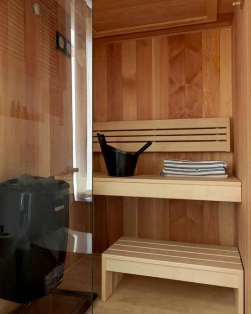 Современная русская дача - это уже не просто огород и грядки, а уютное пространство для отдыха, вдохновения и жизни на природе. 09