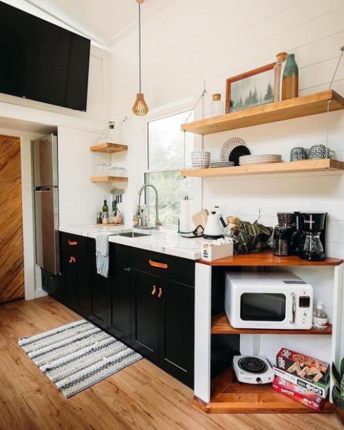 В последнее время не могу оторваться от таких небольших загородных домиков. 05