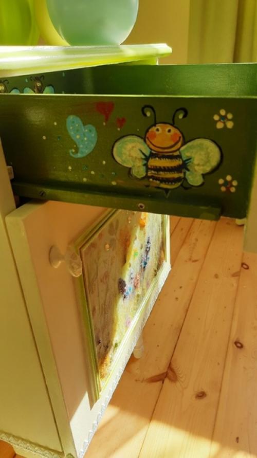 Приветствую!  Делюсь своей свежей работой, в цвете нежной весны) и милыми пчелками для хорошего настроения. 08