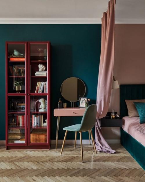 Небольшая, но изящная квартира для девушки, площадью 32 кв. 04