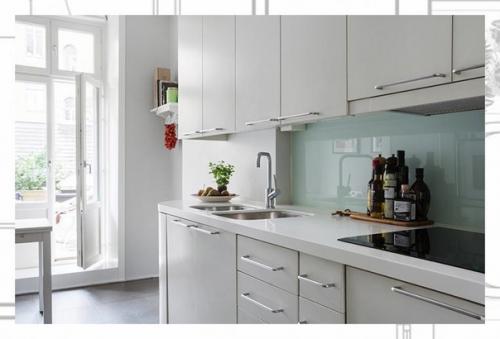 Интерьер в скандинавском стиле необязательно должен быть только лишь черно-белым или монохромно серым. 01