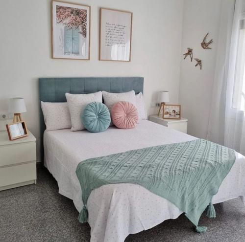 Очень хороший пример бюджетного ремонта и создания уюта. 07