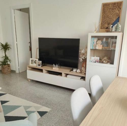 Очень хороший пример бюджетного ремонта и создания уюта. 05