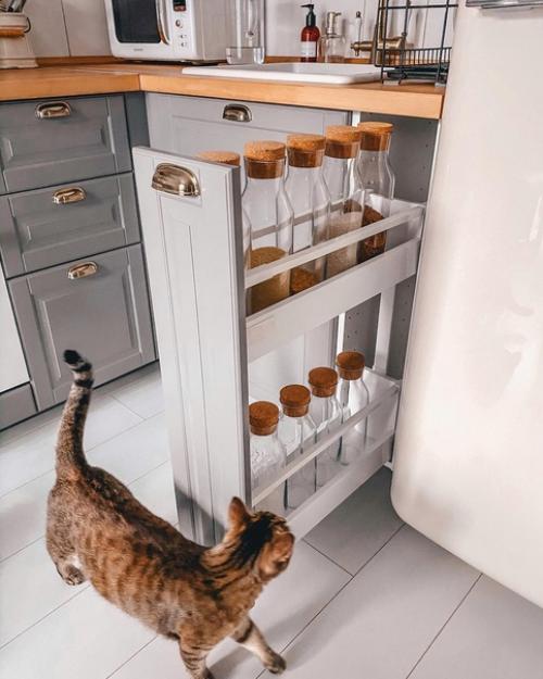 Дизайн квартиры продумывали самостоятельно, а ремонт делала наемная бригада. 06