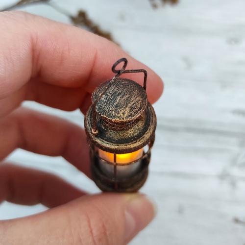 Здравствуйте!  Покажу ещё один фонарик, мой любимый, бронзовый. 01