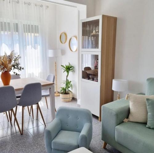 Очень хороший пример бюджетного ремонта и создания уюта. 03