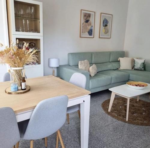 Очень хороший пример бюджетного ремонта и создания уюта. 02