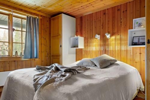 Эта дача - как из рождественской сказки: компактная, тёплая, продуманная до мелочей. 07