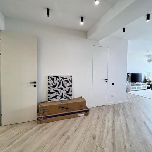 3-х комнатная квартира с качественным ремонтом из дорогих материалов, с техникой и с мебелью. 01