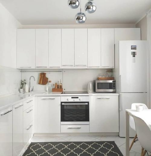 Весь ремонт в квартире своими руками сделан. 03