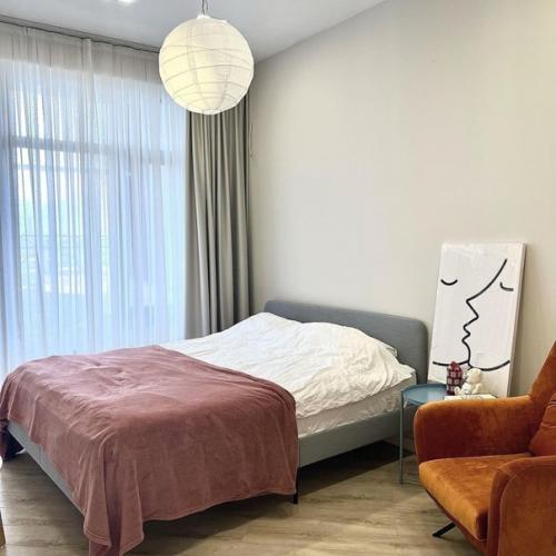 3-х комнатная квартира с качественным ремонтом из дорогих материалов, с техникой и с мебелью. 03