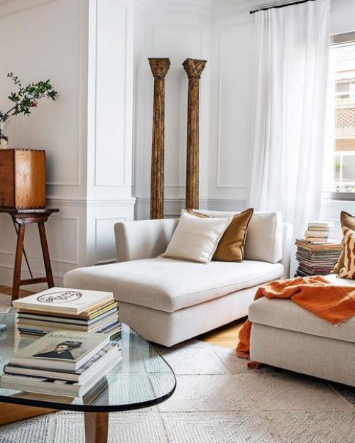 Очень светлый и солнечный интерьер квартиры с белоснежным оформлением. 03