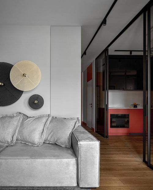 Дизайн интерьера был создан с учетом комфорта для взрослых людей. 01