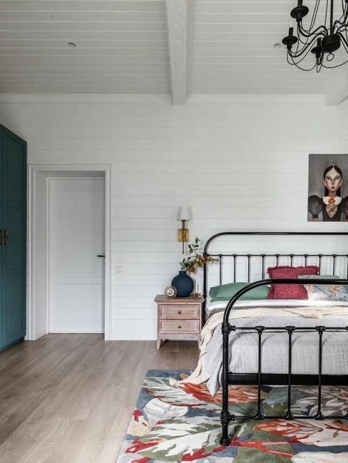 Уютный дом для большой семьи с тремя детьми - пространство, где комфорт встречается с продуманным дизайном. 04