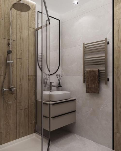 Интерьер небольшой ванной комнаты и сназула в единой светлой цветовой гамме. 02