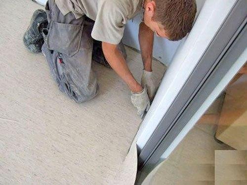 Укладка линолеума своими руками: весь процесс от начала и до конца. 03 Укладка линолеума своими руками: весь процесс от начала и до конца. 03