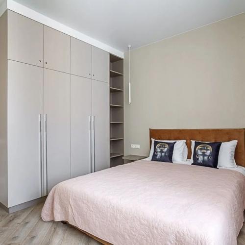 61 кв.  м, под дальнейшую аренду. 04