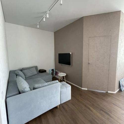 42 кв.  м под дальнейшую сдачу в аренду. 02