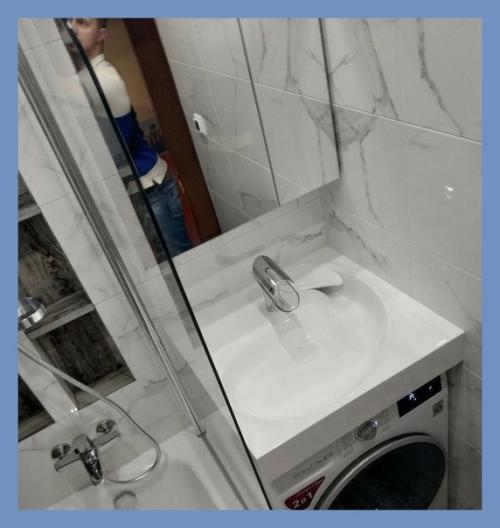 Площадь нашей ванной комнаты очень маленькая, но мы продумали все до мельчайших деталей и сделали очень функциональный ремонт. 03