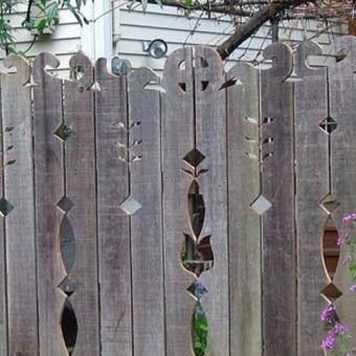 Красивые деревянные заборы и ворота - редкость в наш прагматичный век. 08