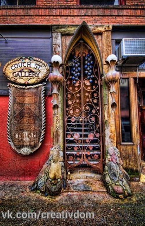 10 фотографий нестандартных дверей. 05