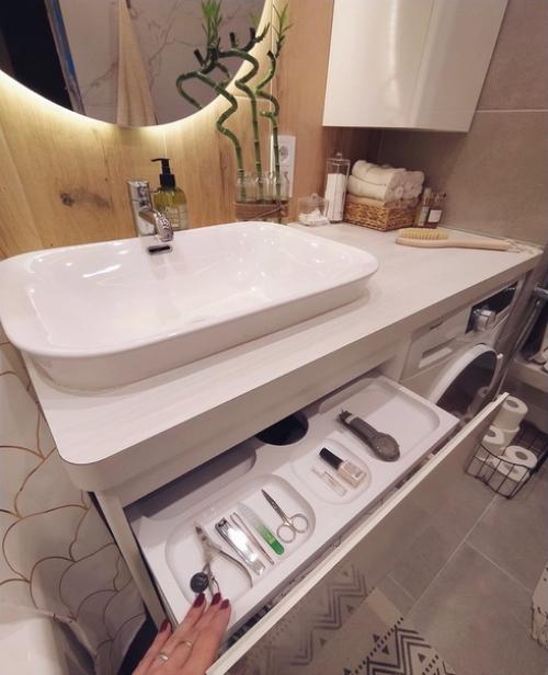 Стандартный уже вариант ванной, как то так получилось. 03