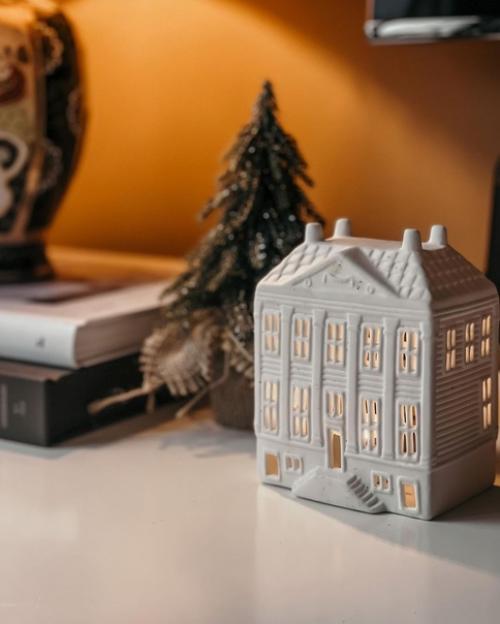 Наслаждайтесь.  Такие интерьеры - огромная редкость. 06