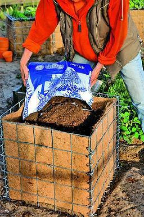 Мы создаём высокую овощную грядку из габионов. 04