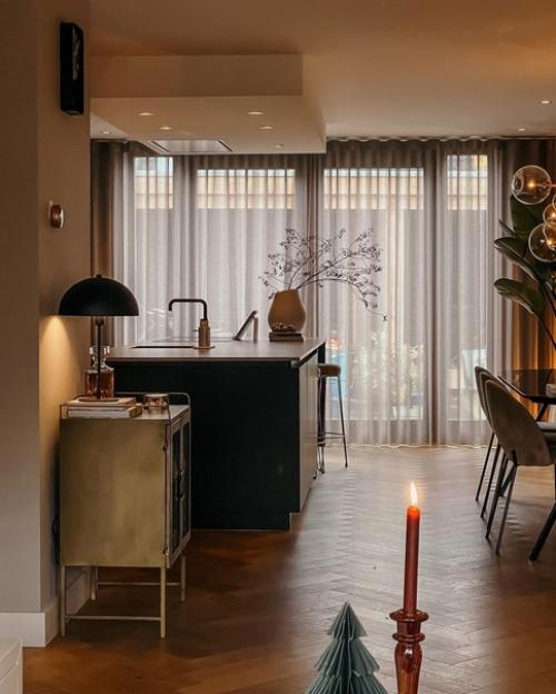 Наслаждайтесь.  Такие интерьеры - огромная редкость. 02