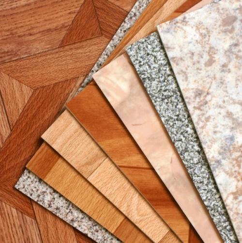 Подскажите, супруга хочет плитку на пол в кухню, а мне надоело летом ходить в тапках, поэтому хочу линолеум или ламинат. 01