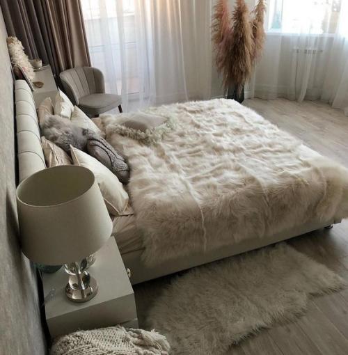 Присутствие серого цвета в интерьере никаким образом не способствует созданию скучной и депрессивной атмосферы. 04