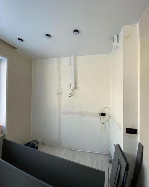 Кухня готова.  Выжали максимум из этой неудобной и небольшой площади. 09