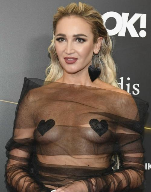 Бывший любовник Бузовой слил в сеть её пикантные видео, которые она присылала ему будучи в отношениях. 

