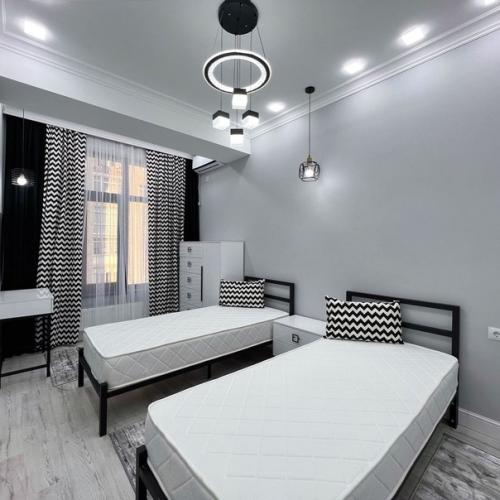 Шикарная 4-х комнатная квартира студия с новой мебелью и бытовой техникой. 07