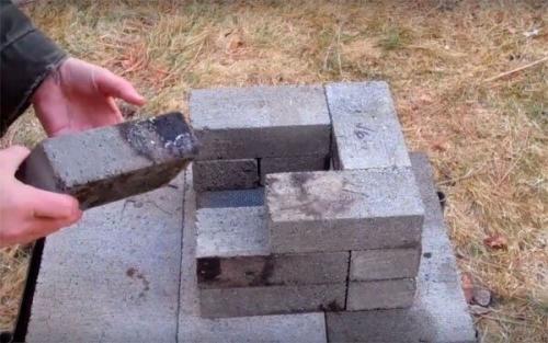 Мы делаем очень простую печку своими руками. 04