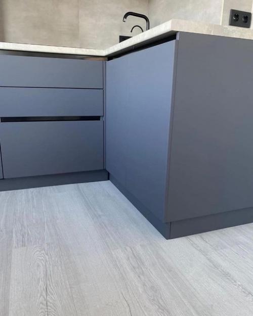 Кухня готова.  Выжали максимум из этой неудобной и небольшой площади. 06