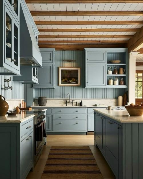 Уютный интерьер загородного дома, в котором архитектура и природа существуют в идеальном равновесии. 02