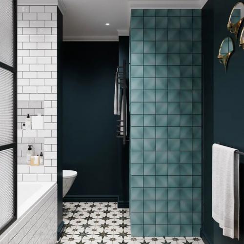 Ванная комната, которая навевает воспоминания о тёплых странах, синем море и голубом небе. 06