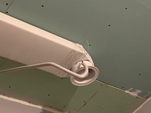 Доброго дня!  Ребят, выручайте советом как лучше обыграть, на кухне проложил канал и хочу установить дополнительную вытяжку (для кальяна). 01